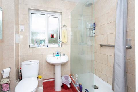 54 Farthing Close, Watford, WD18 0BT