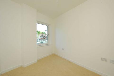 2 bedroom flat to rent, Osbury Court, South Harrow, Harrow, HA2