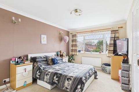 24 Great Grove, Abbeymead, Gloucester, GL4 4QT