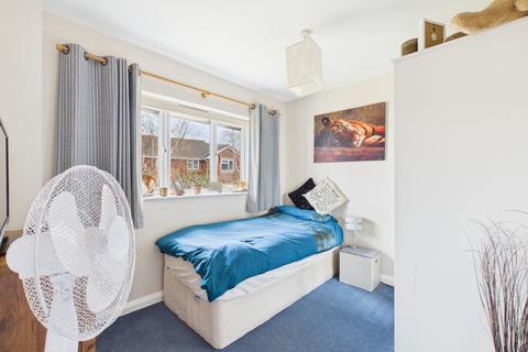 24 Great Grove, Abbeymead, Gloucester, GL4 4QT