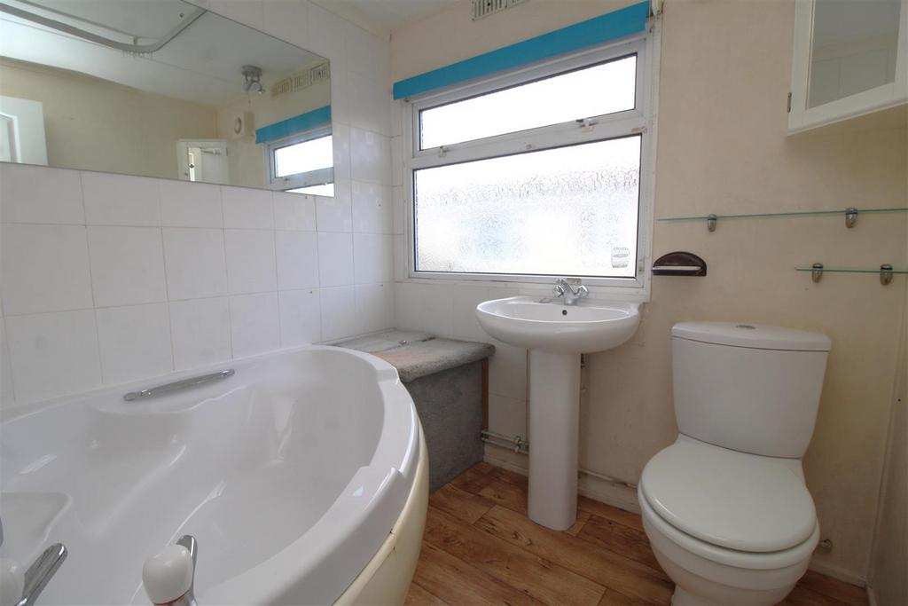 Bathroom .JPG