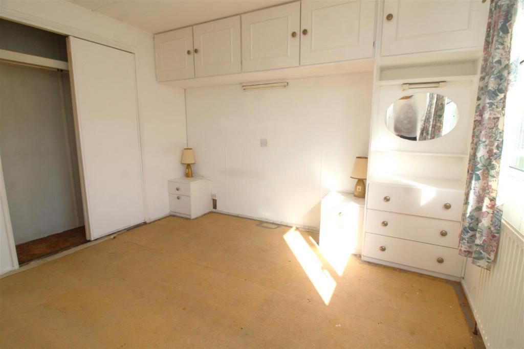 Bedroom 1.JPG