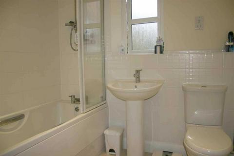 1 bedroom flat to rent, Shottery Close, Redditch