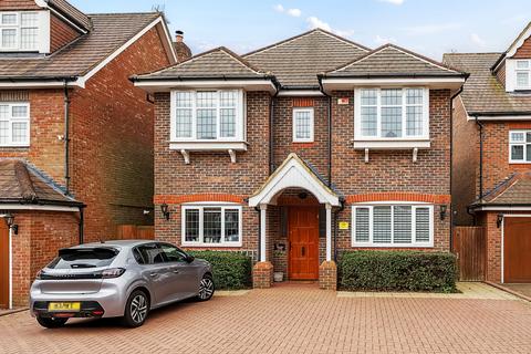 4 bedroom detached house for sale, Fauna Close, Stanmore, Middlesex