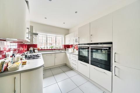 36 Fauna Close, Stanmore, HA7 4PX