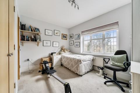 36 Fauna Close, Stanmore, HA7 4PX