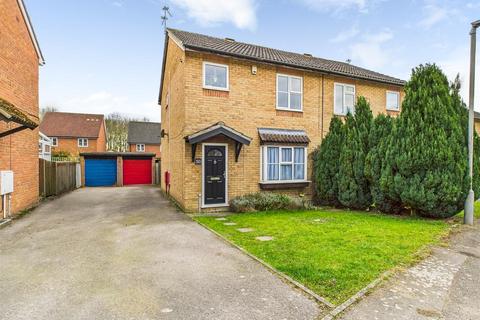 3 bedroom semi-detached house for sale, Isis Close, Aylesbury HP21