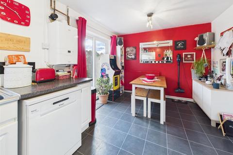 50 Isis Close, Aylesbury, HP21 9LY