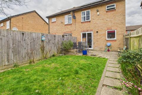 50 Isis Close, Aylesbury, HP21 9LY