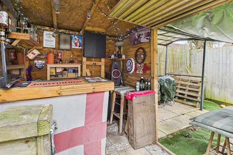 50 Isis Close, Aylesbury, HP21 9LY