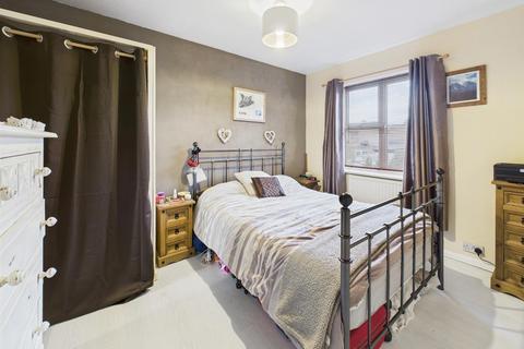 50 Isis Close, Aylesbury, HP21 9LY