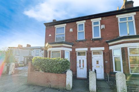 2 bedroom semi-detached house to rent, Barton Road, Manchester, M30