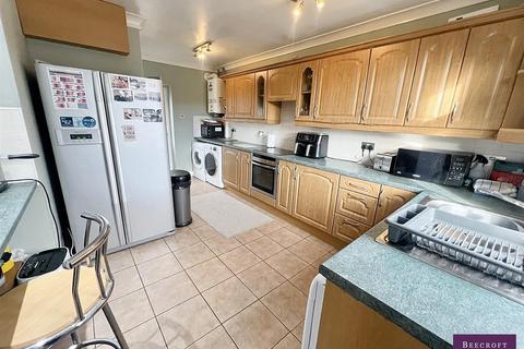 3 bedroom terraced house for sale, Rolleston Avenue, Maltby, Rotherham