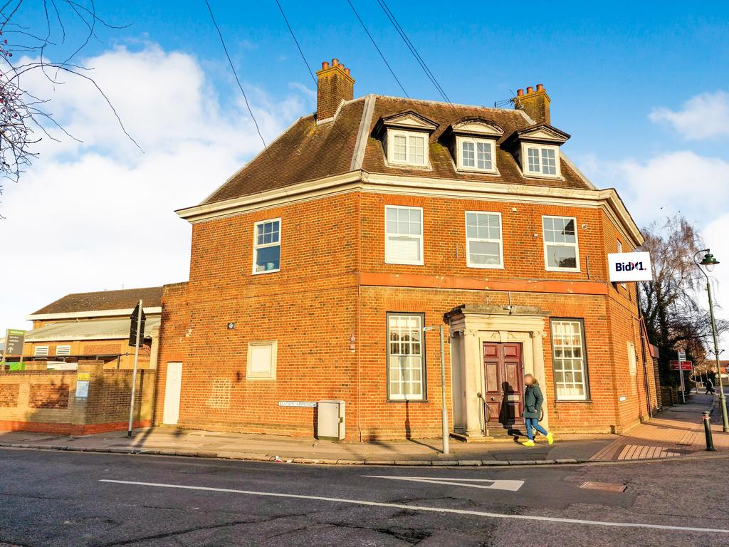 Gb0010325000006-former-natwest-photos-1739809384-0
