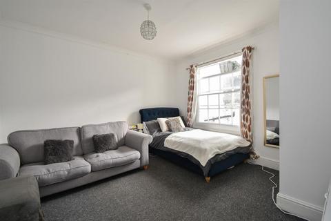 Studio for sale, Pelham Crescent, Hastings