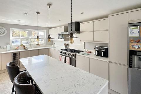 5 bedroom detached house for sale, Westerhope Way, Widnes