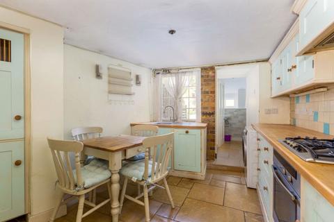 2 bedroom terraced house to rent, High Street, Eynsford  DA4 0AN