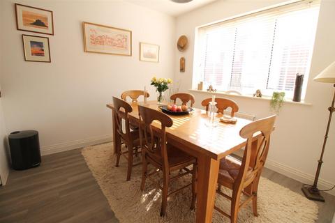 46 Cartmel Road, Daventry, NN11 2PP