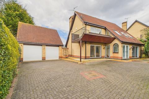 4 bedroom detached house to rent, Chisenhale, Peterborough PE2