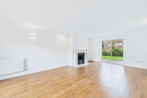 4 bedroom detached house to rent, Chisenhale, Peterborough PE2