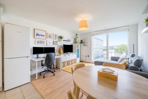 2 bedroom apartment for sale, Jantzen House, Ealing Road, Brentford, TW8