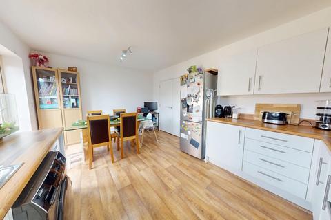 4 Brickfield Close, Moulton, Barry, NN3 7QD
