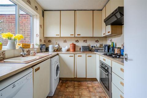 3 bedroom terraced house for sale, Kinross Avenue, Ascot