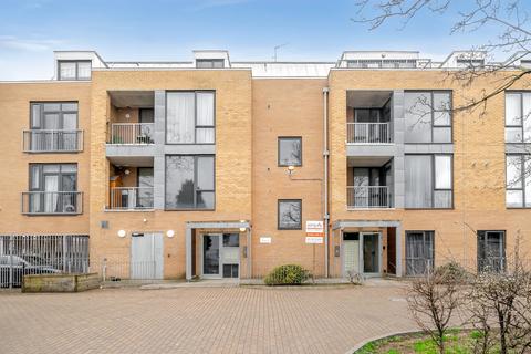 2 bedroom flat for sale, Tentlow Lane, Southall, UB2