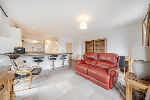 2 bedroom flat for sale, Tentlow Lane, Southall, UB2