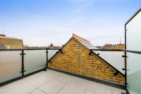 2 bedroom flat to rent, Lower Richmond Road, Putney