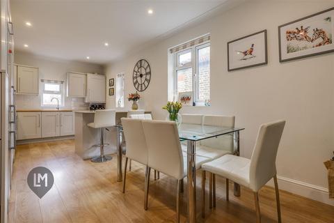 3 bedroom flat for sale, Kimber Road, London