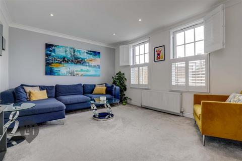 3 bedroom flat for sale, Kimber Road, London