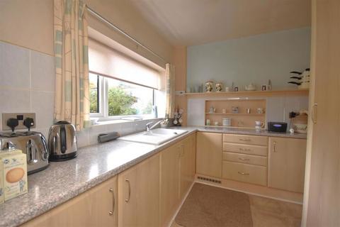 Langdale Palace Hey, Ness, Neston, CH64 4BH
