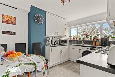 2 bedroom maisonette for sale, Spring Hills, Harlow