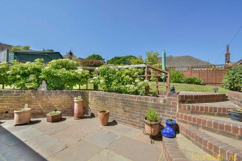 2 Byfields Croft, Bexhill-on-sea, TN39 4JP