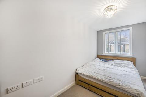 2 bedroom flat for sale, Oakley Court, Fusiliers Way, Hounslow, TW4