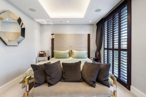 27 Rainsborough Square, London, SW6 1DQ
