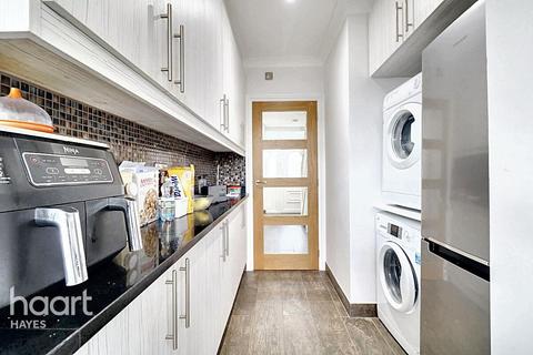 76 Berwick Avenue, Hayes, UB4 0NH