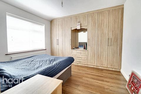 76 Berwick Avenue, Hayes, UB4 0NH