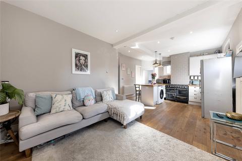 3 bedroom apartment for sale, Silverthorne Road, London, SW8