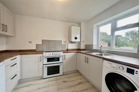 2 bedroom flat to rent, Parliament Road, Thame OX9