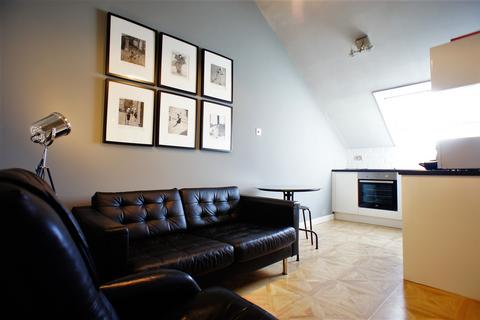 3 bedroom apartment to rent, The Mews, City Centre, Newcastle Upon Tyne