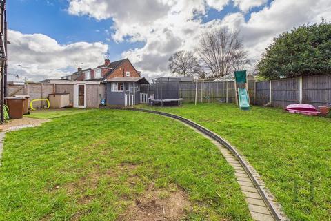 3 bedroom semi-detached house for sale, Quinton Close, Silverdale. Nottingham