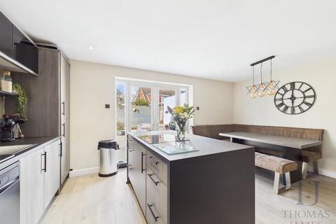 3 bedroom semi-detached house for sale, Quinton Close, Silverdale. Nottingham