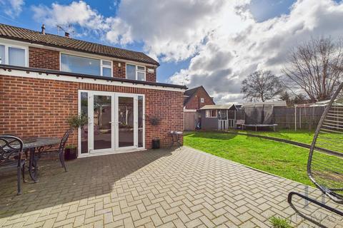 3 bedroom semi-detached house for sale, Quinton Close, Silverdale. Nottingham