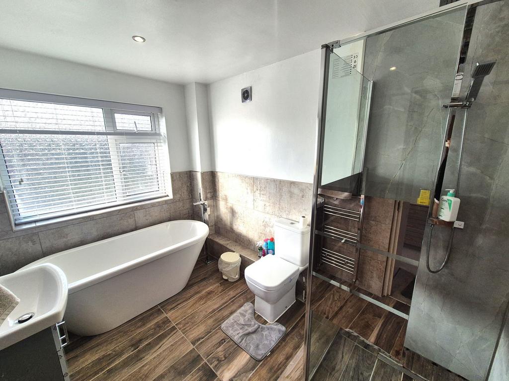Ensuite - Bedroom 1