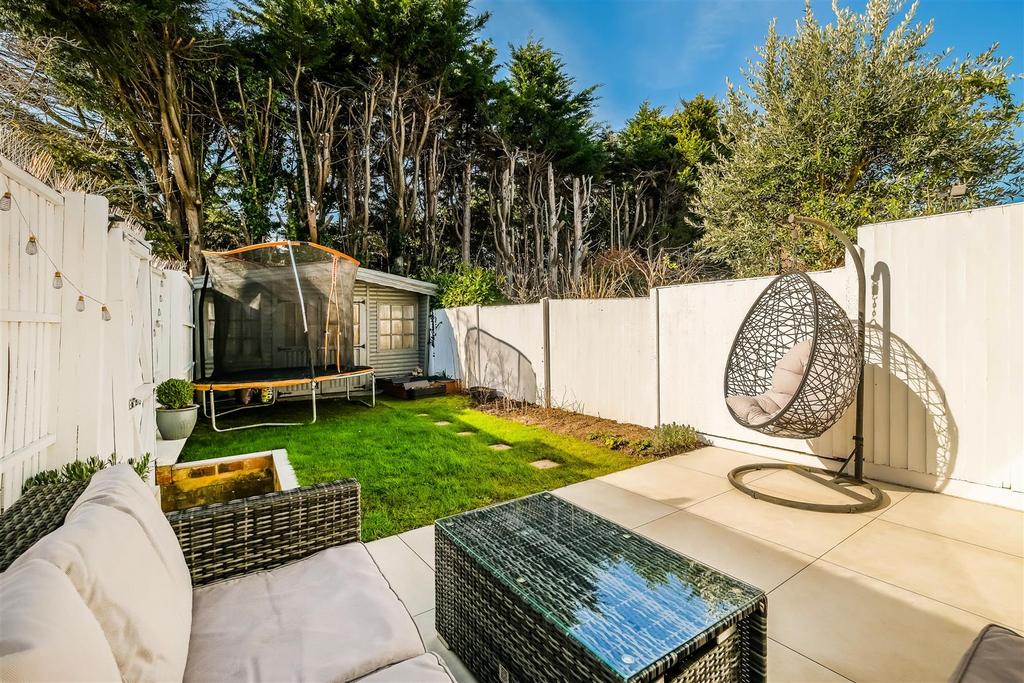 17 kings park court-19.jpg
