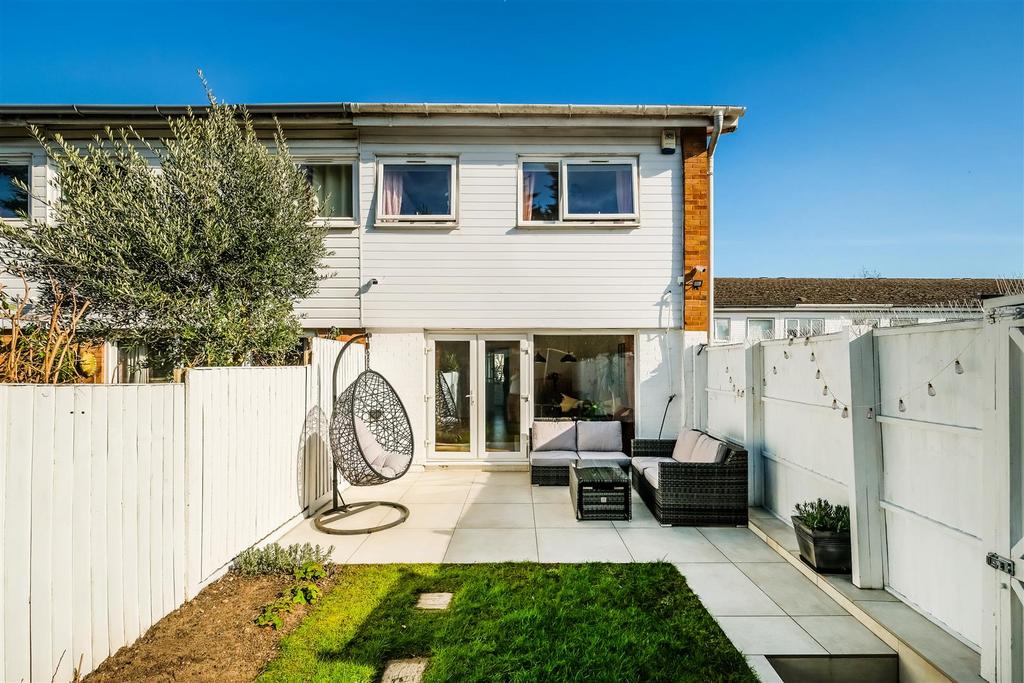 17 kings park court-22.jpg