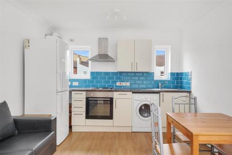 1 bedroom flat to rent, High Road, London NW10