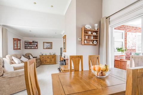 1 Avocet Close, Lowestoft, NR33 8PU